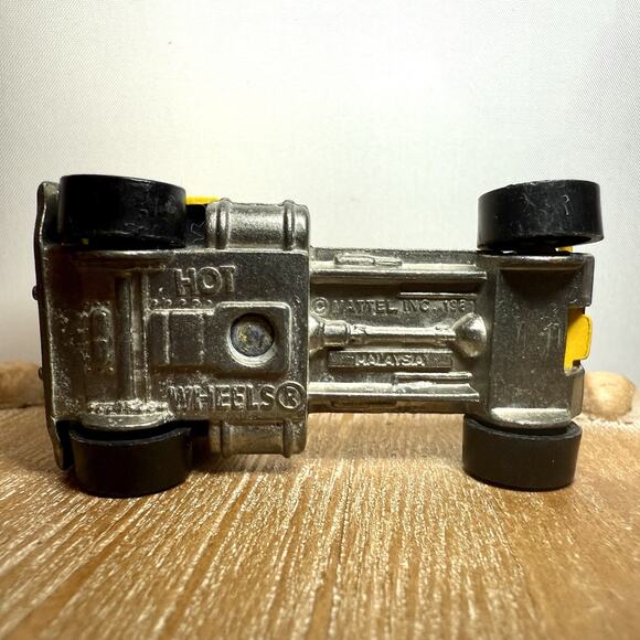 Hot Wheels Service Vehicles Lot - US Mail Truck, Phone Truck, Flatbed Vintage - Picture 13 of 15